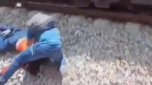 Женщина, делавшая селфи в Мексике, погибла после удара конструкции поезда по голове