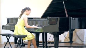 На елке у Гузель