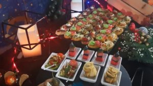 Новогодний фуршет в офисе постоянных заказчиков