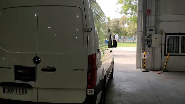 Mercedes Sprinter furgón смотреть онлайн