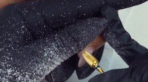 Как НАЙТИ И ОБРАБОТАТЬ "ОТСЛОЙКУ" на ногте? (коррекция ногтя)