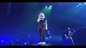 Avril Lavigne - Live At Budokan 2005 - Complicated