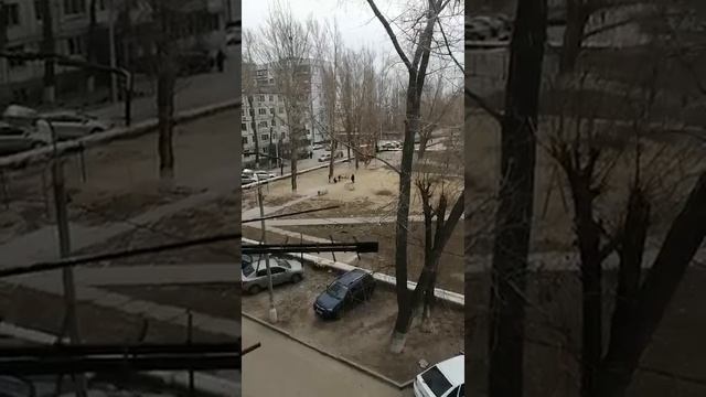 «Нашим детям негде играть»: жительница Жилгородка в Волгограде смотреть онлайн