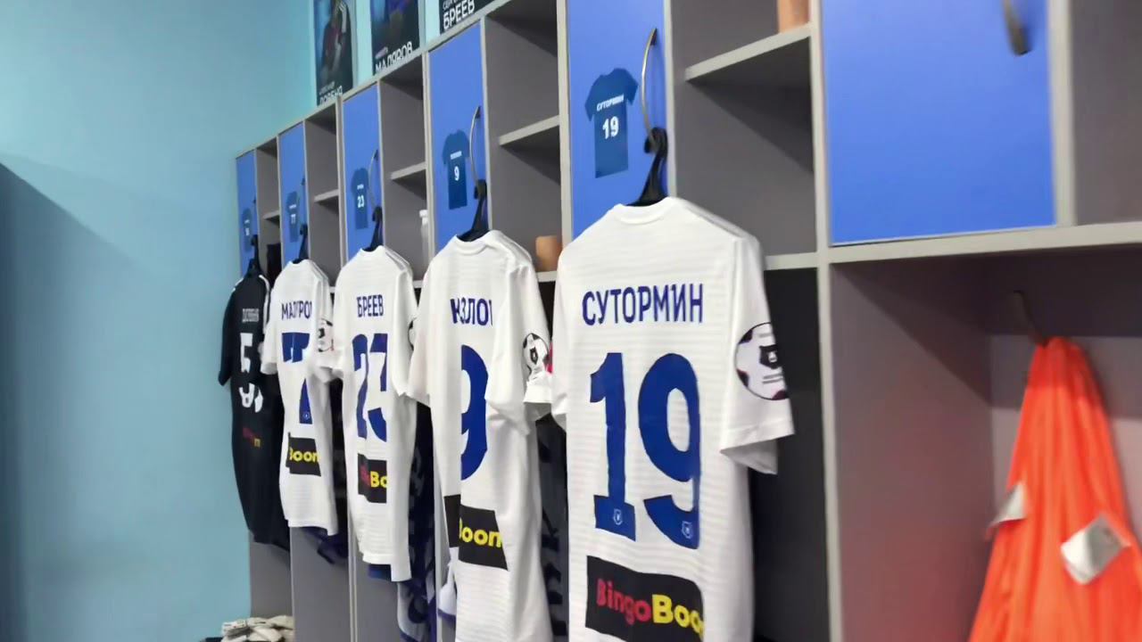 Оренбург - Зенит. Команды прибыли на стадион