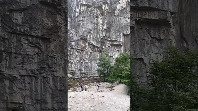 Юпшарский каньон — один из самых впечатляющих природных памятников в Абхазии.