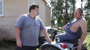 Трактор СКАУТ T-18 копает картошку транспортерным копателем