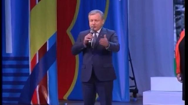 Главную городскую елку торжественно открыли в Центральном районе Братска