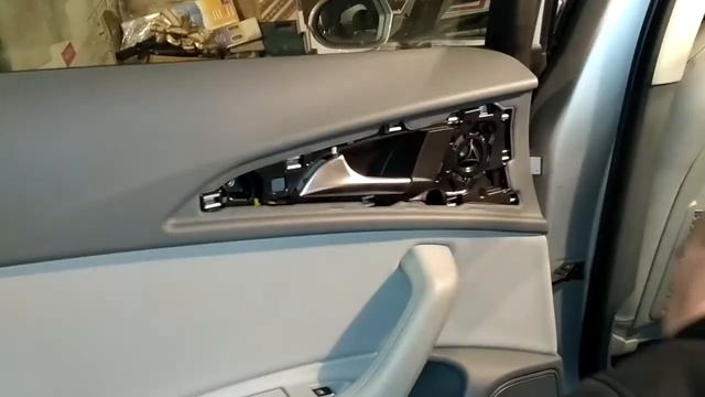 Как снять обшивку карту задних дверей AUDI A6 C7 demontaz boczka drzwi tyl/back door panel removal! смотреть онлайн