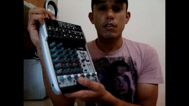 Behringer Xenyx Q802 USB смотреть онлайн