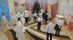 " НОВОГОДНИЙ ХОРОВОД" муз. Струве. Подготовительная группа. Новый 2019г.