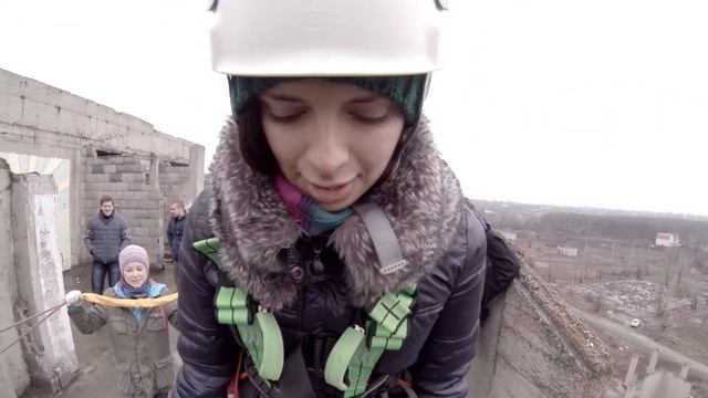 8 ПОВЕРХ Прыжки с веревкой в Макеевке 2 марта 2014 3 MP4 смотреть онлайн