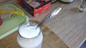 Хотел сделать простоквашу, а получилась непонятная субстанция ?