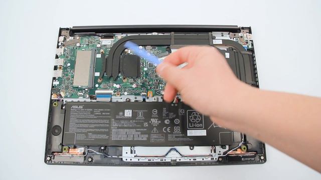 Ноутбук ASUS VivoBook 16 M1605XA. Работай с максимальным комфортом смотреть онлайн