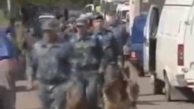 Драки!!!!!!!!!!!Чеченцы и таджики! Уфа! Рынок Затон! смотреть онлайн