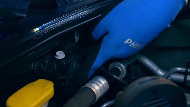 PHILIPS TUTO - Comment remplacer les lampes de votre Renault Twingo III смотреть онлайн