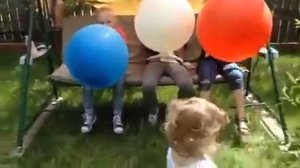 Повтор))) Огромные воздушные шары ,Марья лопнула один шар!))) смотри до конца