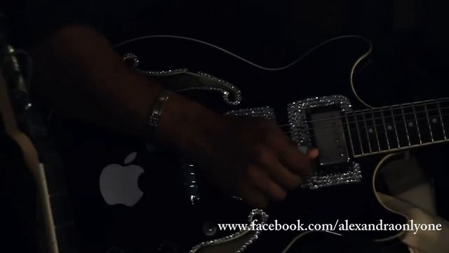 Alexandra La Reina De La Bachata - Perdidos en vivo ft Nikolaz смотреть онлайн