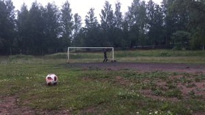 Кручёный удар в девятку с 20 метров
