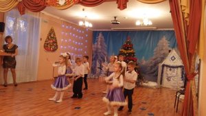 потолок ледяной , дверь скрипучая