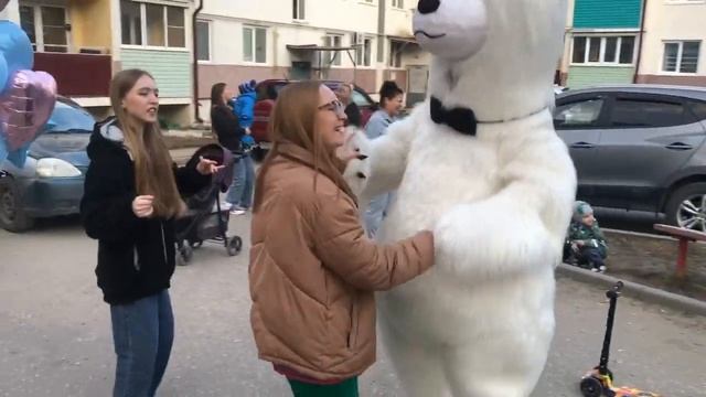 Муж удивил любимую❤️? вместе с #мишкаджентльмен #сюрприз #деньрождения #подарок #праздник смотреть онлайн