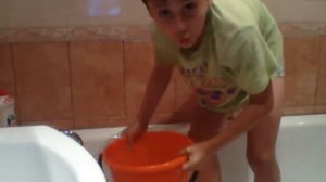 АЙСБАКЕД ЧЕЛЛЕНДЖ!!Я ОБЛИЛСЯ С НОГ ДО ГОЛОВЫ!!БЛИН КАК МОКРО!!