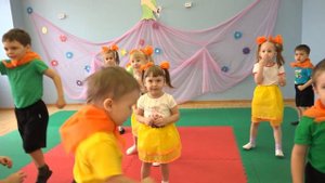 Танцы в честь дня рождения детского сада