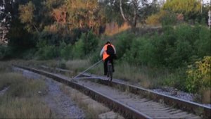 Велодрезина из досок и пластиковых труб
