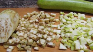 Тушеные баклажаны и кабачки в сметане