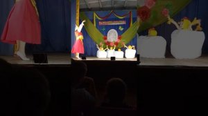 Танец малышей из ясельной группы садика,для мамочек:-)