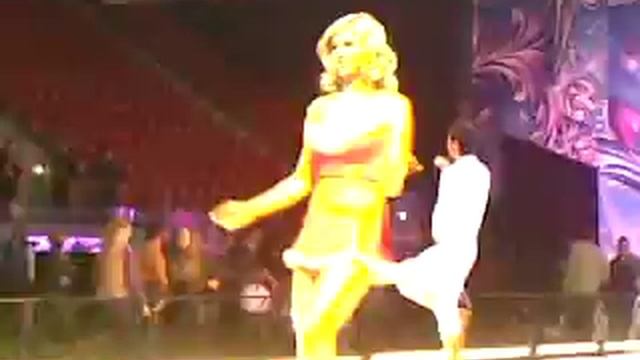 Дискотека. Дискотека в Ледовом Дворце Череповца смотреть онлайн