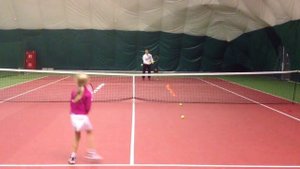 Теннисное упражнение для малышей