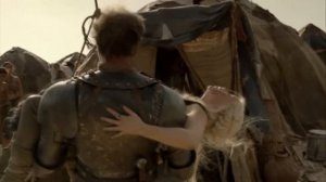 Игра престолов [клип] Слабая женщина, но в спину ножом