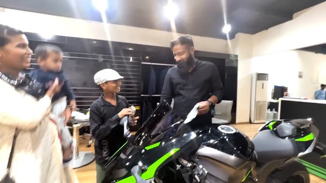 imran Anna కి 20 Lakhs Zx 10R Bike Gift From Team | Pareshan Boys1