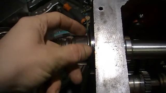 Увеличение жесткости ТВ - 4 часть 3 Замена подшипников на шпинделе передней бабки смотреть онлайн