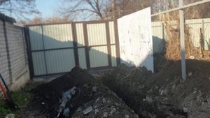 Траншея 50 м  Копали отбойным молотком