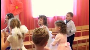 Общий танец _Колёсики_ (на замедление-ускорение) в детском саду.mp4