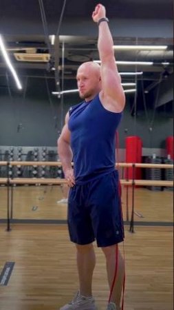 Упражнения с фитнес резинкой против дряблости рук! #zerofat #fitness #olhovskiy_fitness