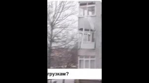 ПВХ остекление лоджии упало от ветра