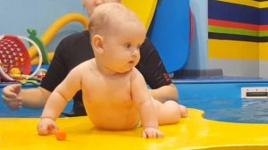 Грудничковое плаванье. Бассейн для самых маленьких.