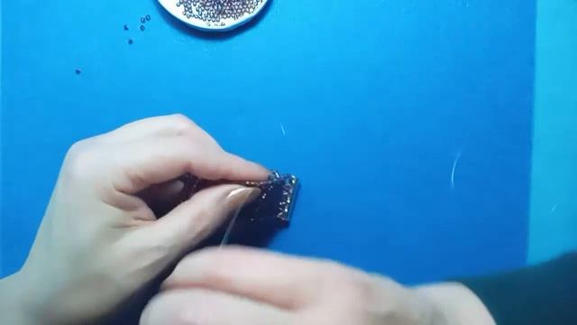 Плетем браслетик .