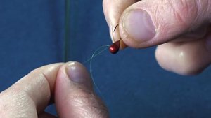 Как вязать петельный узел (eyelet knot).