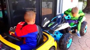 SPIDERMAN HULK McDONALDS DRIVE THRU Prank Happy Meal Burger