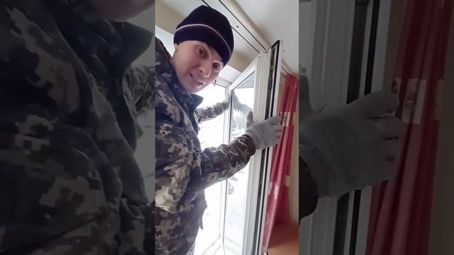 Ответ на комментарий подписчика. Менять уплотнитель не снимая створку, как вам? #секретыоконщика