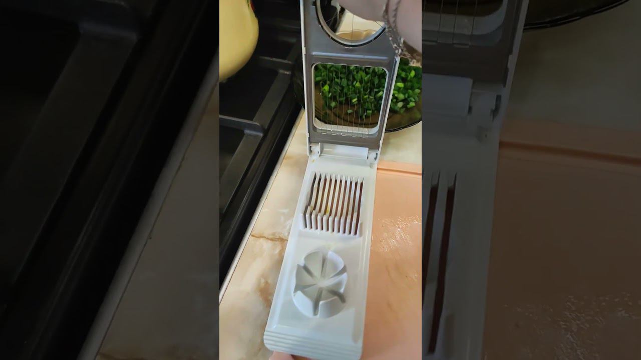 Заливной пирог с зелёным луком и яйцом. Легко и быстро. смотреть онлайн