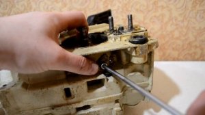 Не поступает масло на цепь бензопилы STIHL MS 250 | Как снять масляный насос?