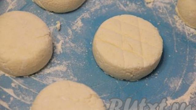 Сырники в сметанном соусе в духовке