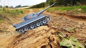 Радиоуправляемый танк Heng Long Tiger с дымом и железными гусеницами