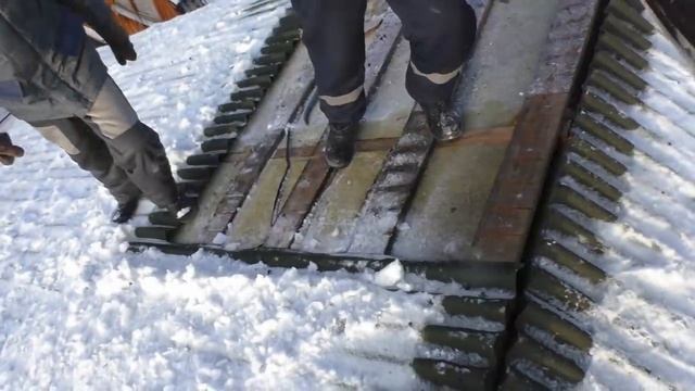 Конденсат на мансардной крыше из ондулина. Замена кровли зимой. Екатеринбург