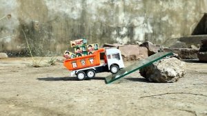Mini Tractor Heavy Loaded PARLE-G Jump River | Tata Truck | Parle-g Loading | CS kids Toy