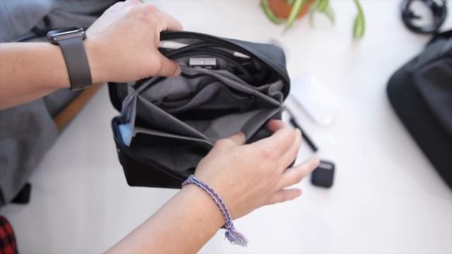 Peak Design Tech Pouch - Best Tech Organizer in 2018?